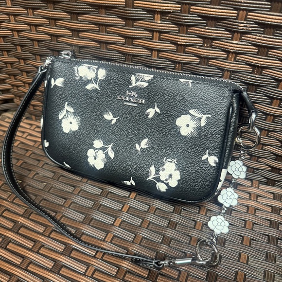 Coach Nolita 19 With Floral Print cp476 with flower chain - Picture 1 of 11